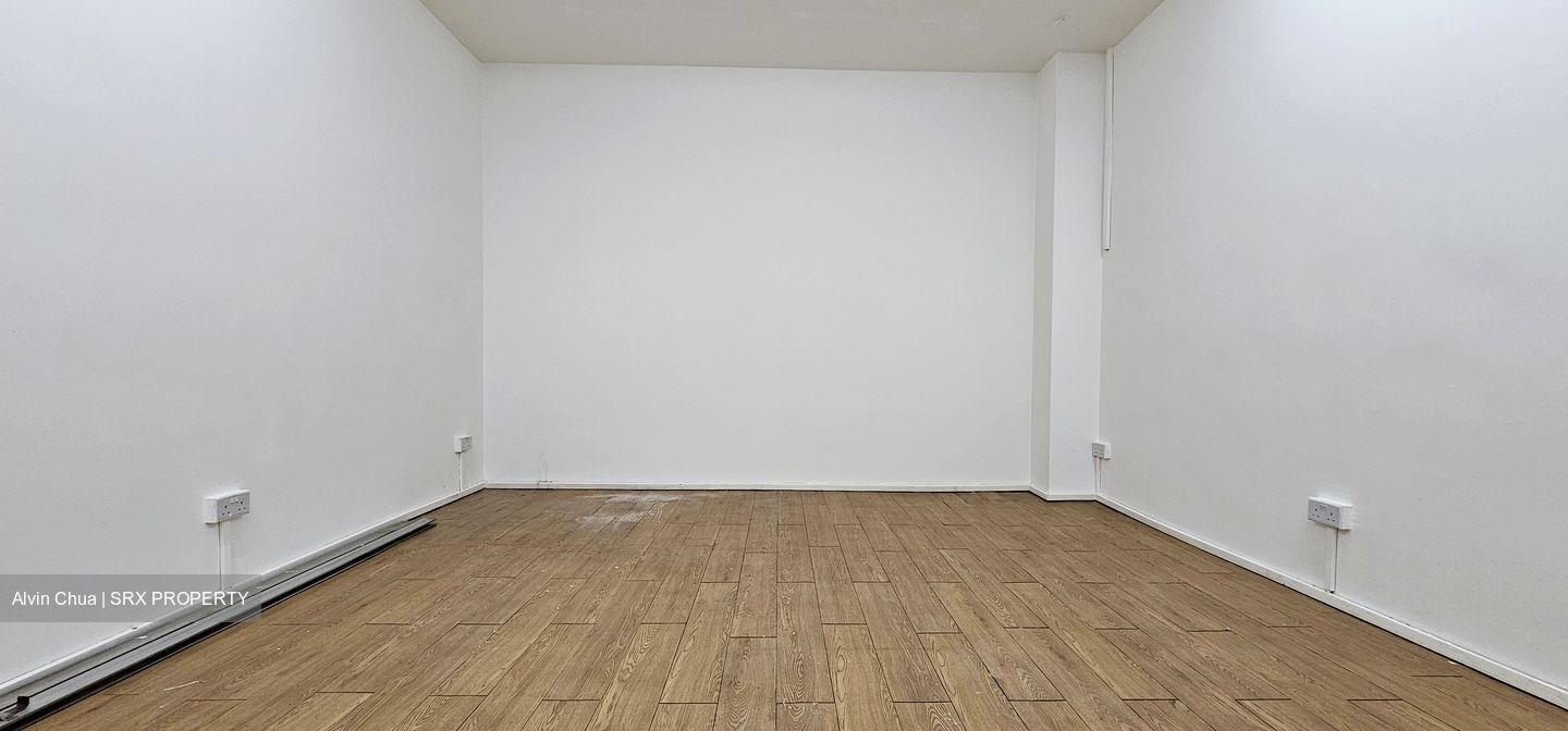 Lucky Plaza (D9), Retail #476261981